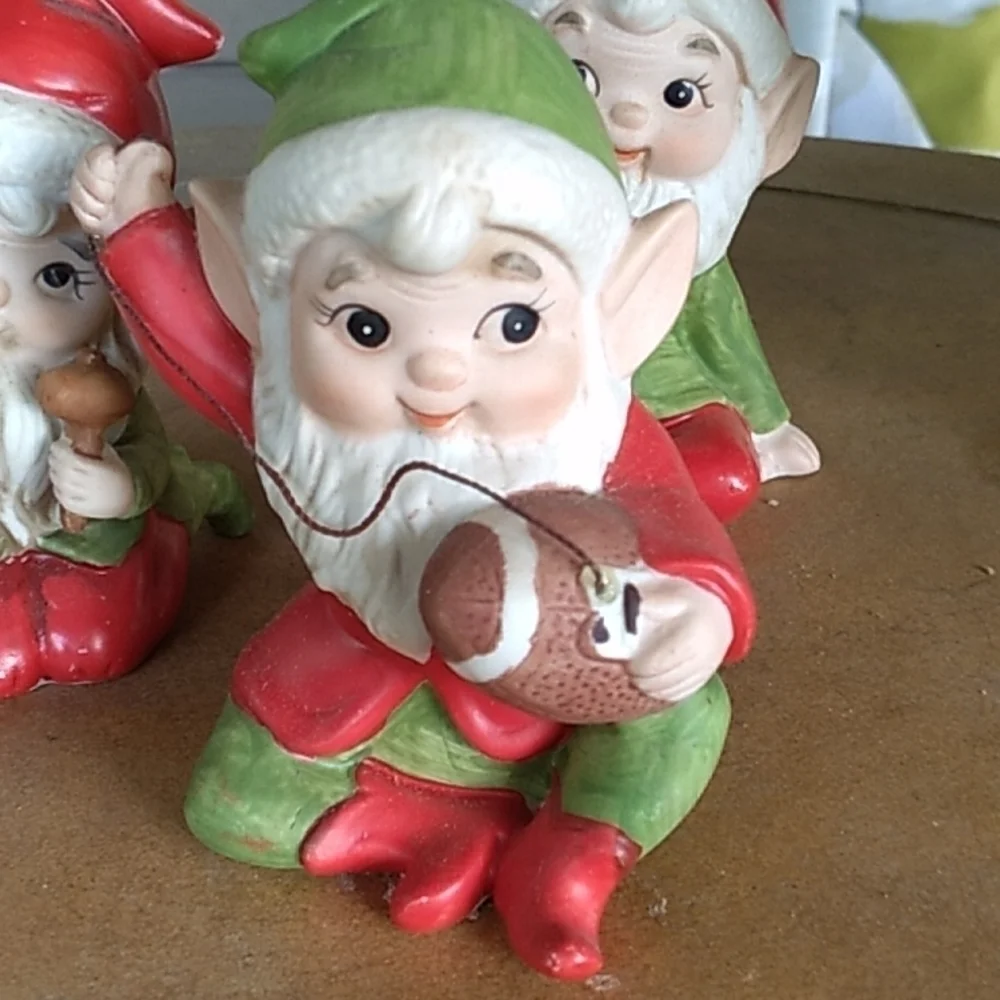 Vintage 1980s Homco Home Interiors Christmas elf figurines 5618